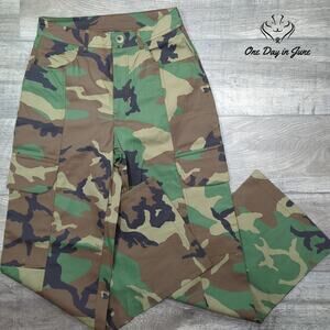 Nasty Gal Multi Pocket Straight Leg Camo Pants Size 6